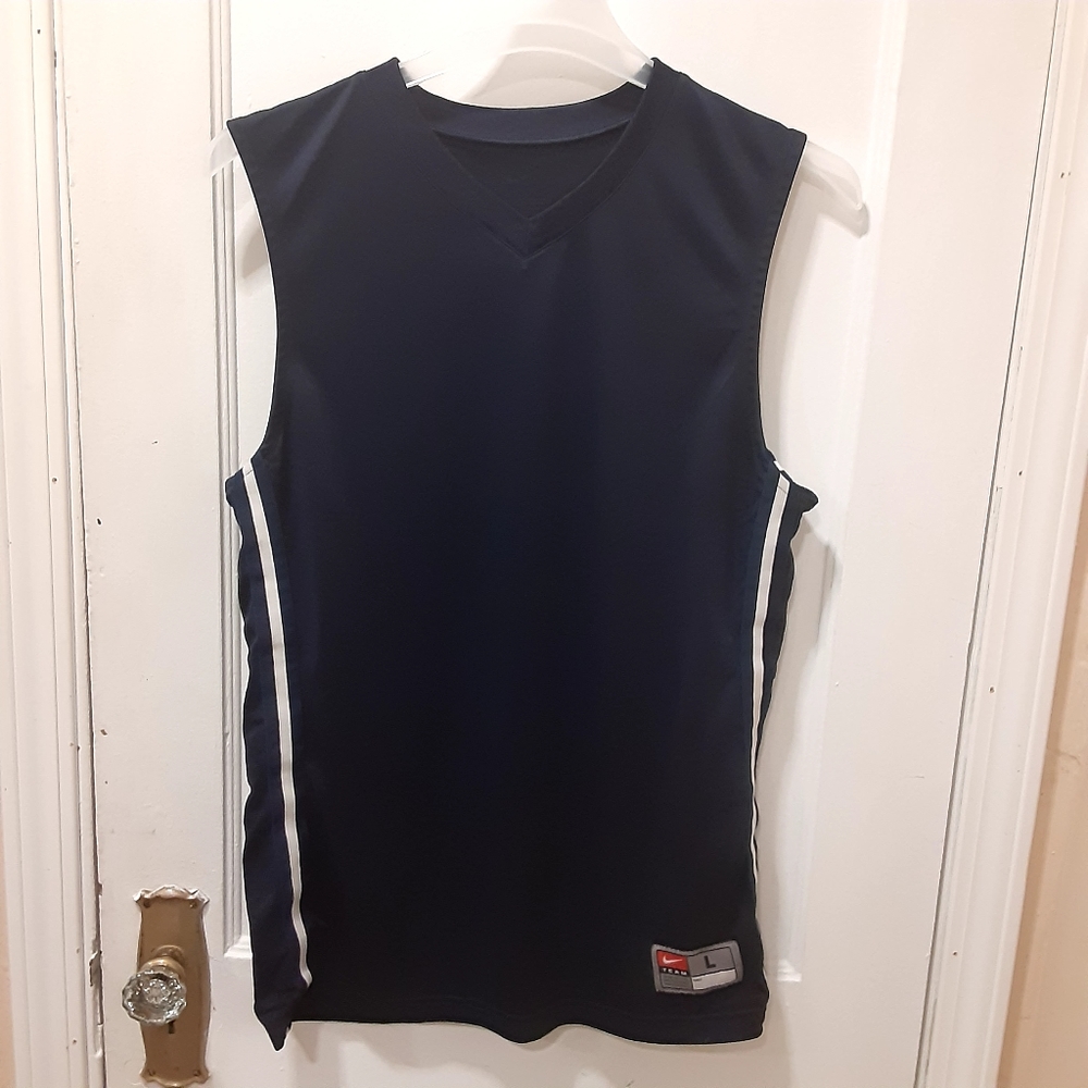 Nike basketball men's tank top . Size Large. Blue dark color